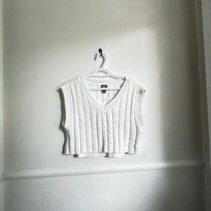 Cropped Cable Knit V-neck Sweater